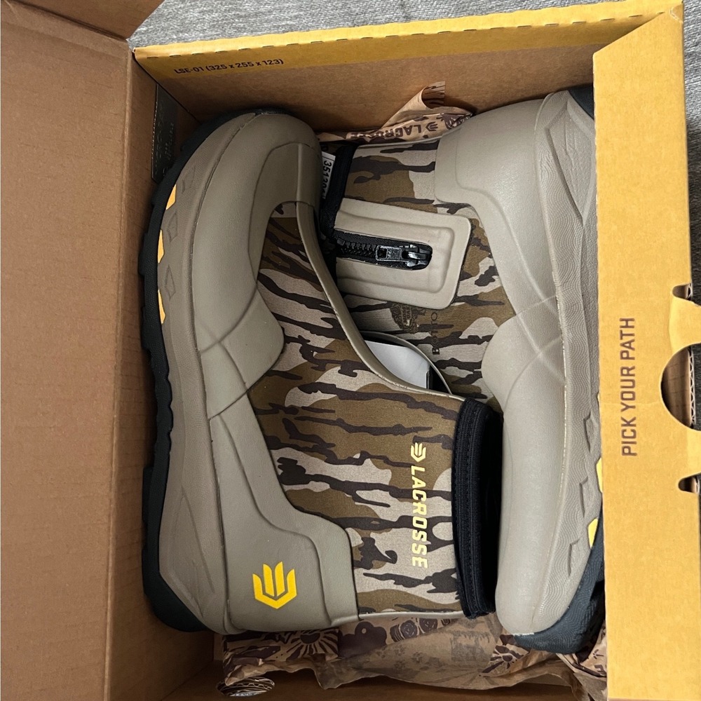 NEW Lacrosse AlphaTerra Hunting Mossy Oak Bottomland Camo Deer Camp Sz 8